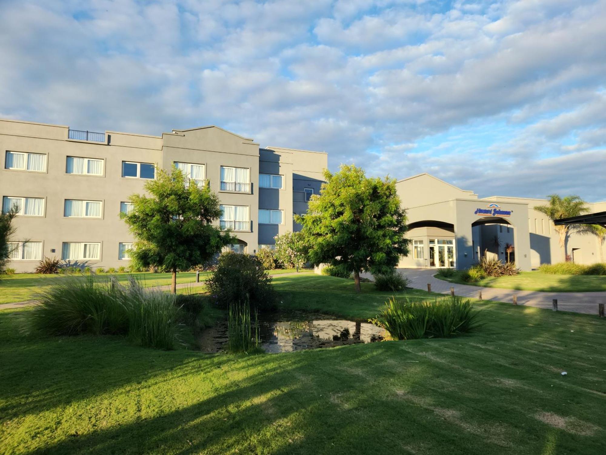 Howard Johnson Hotel & Resort フネス エクステリア 写真