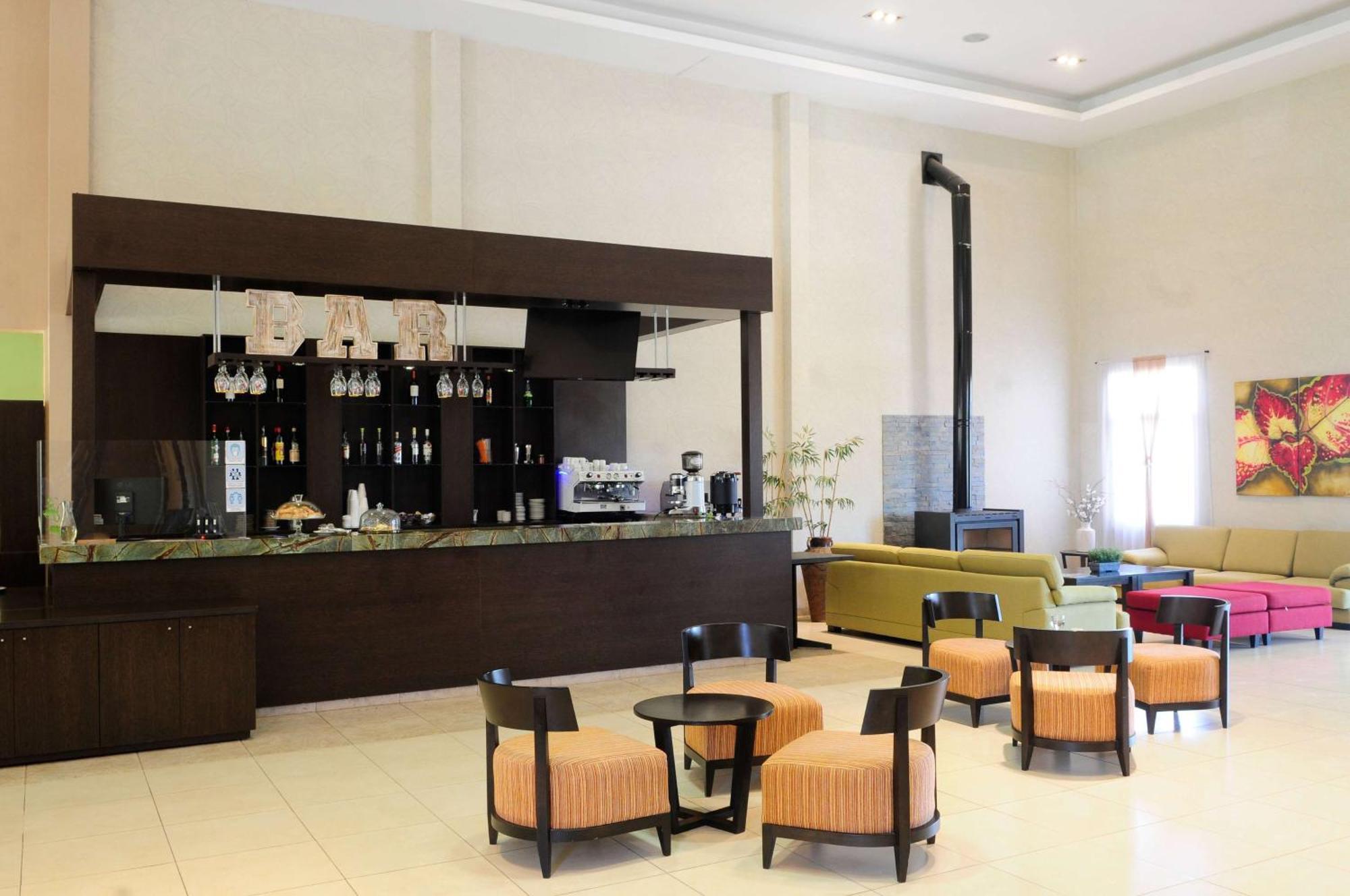 Howard Johnson Hotel & Resort フネス エクステリア 写真