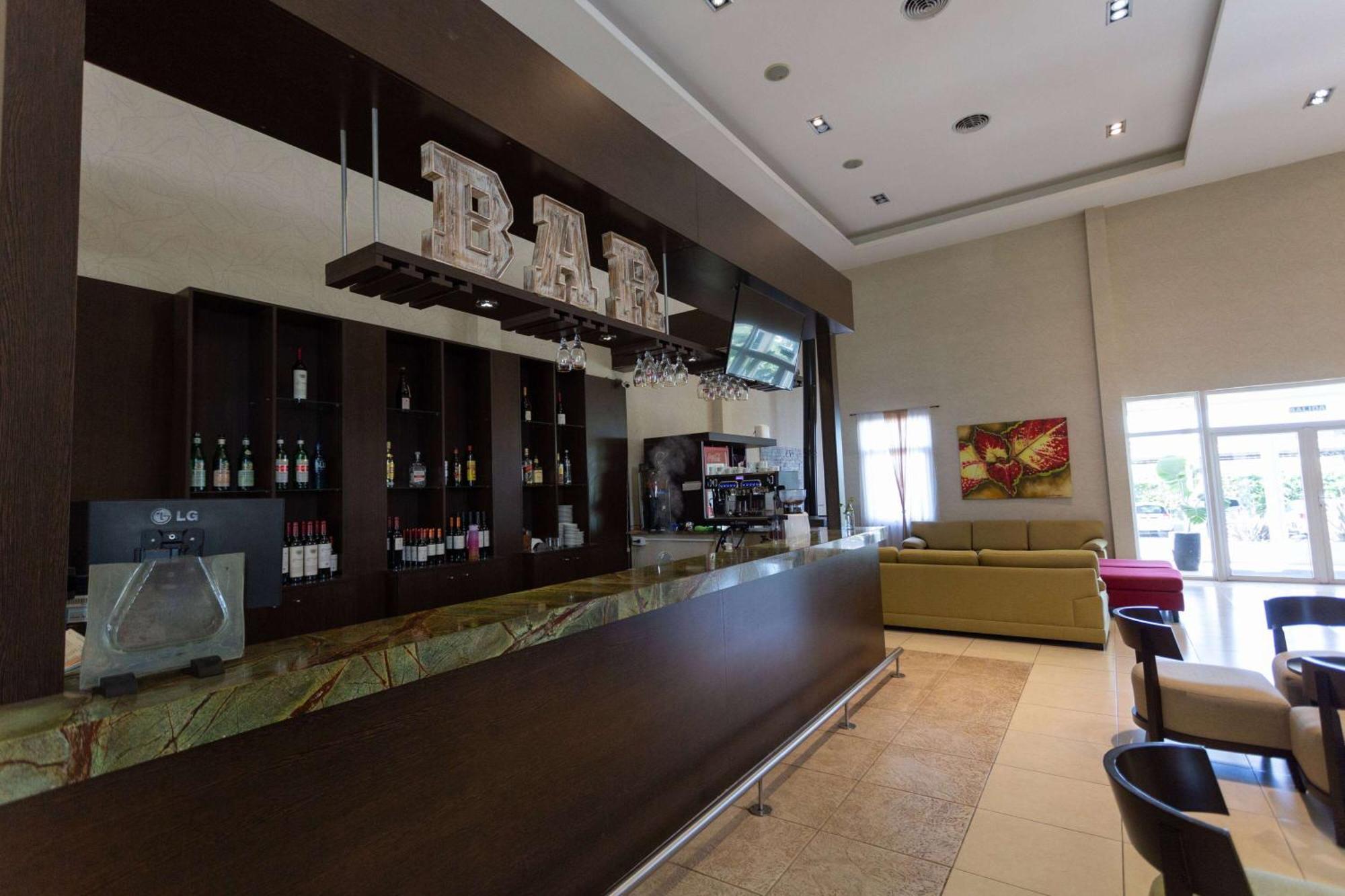 Howard Johnson Hotel & Resort フネス エクステリア 写真