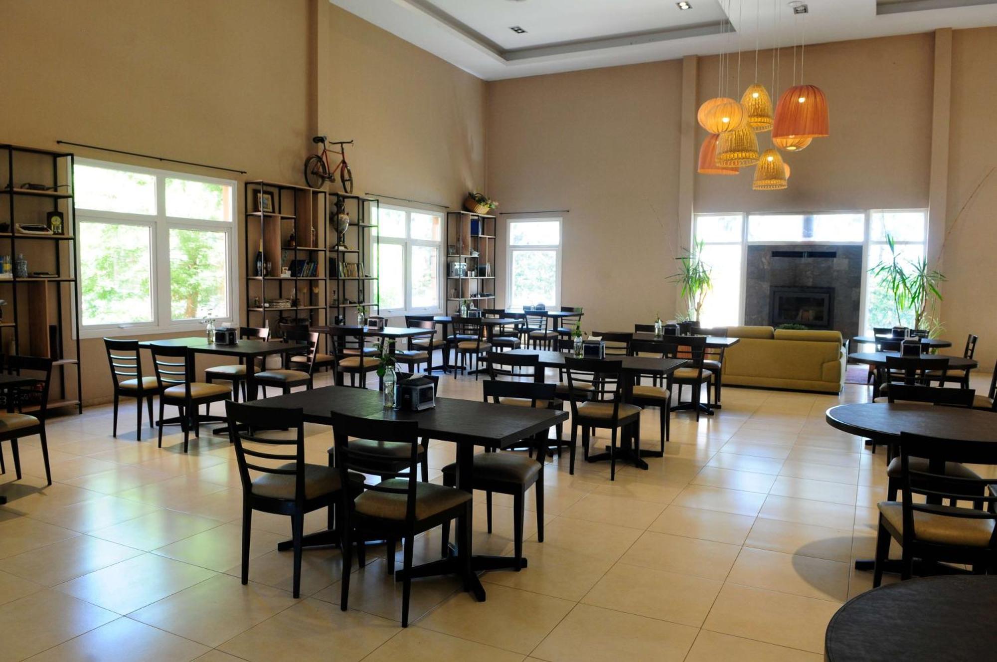Howard Johnson Hotel & Resort フネス エクステリア 写真
