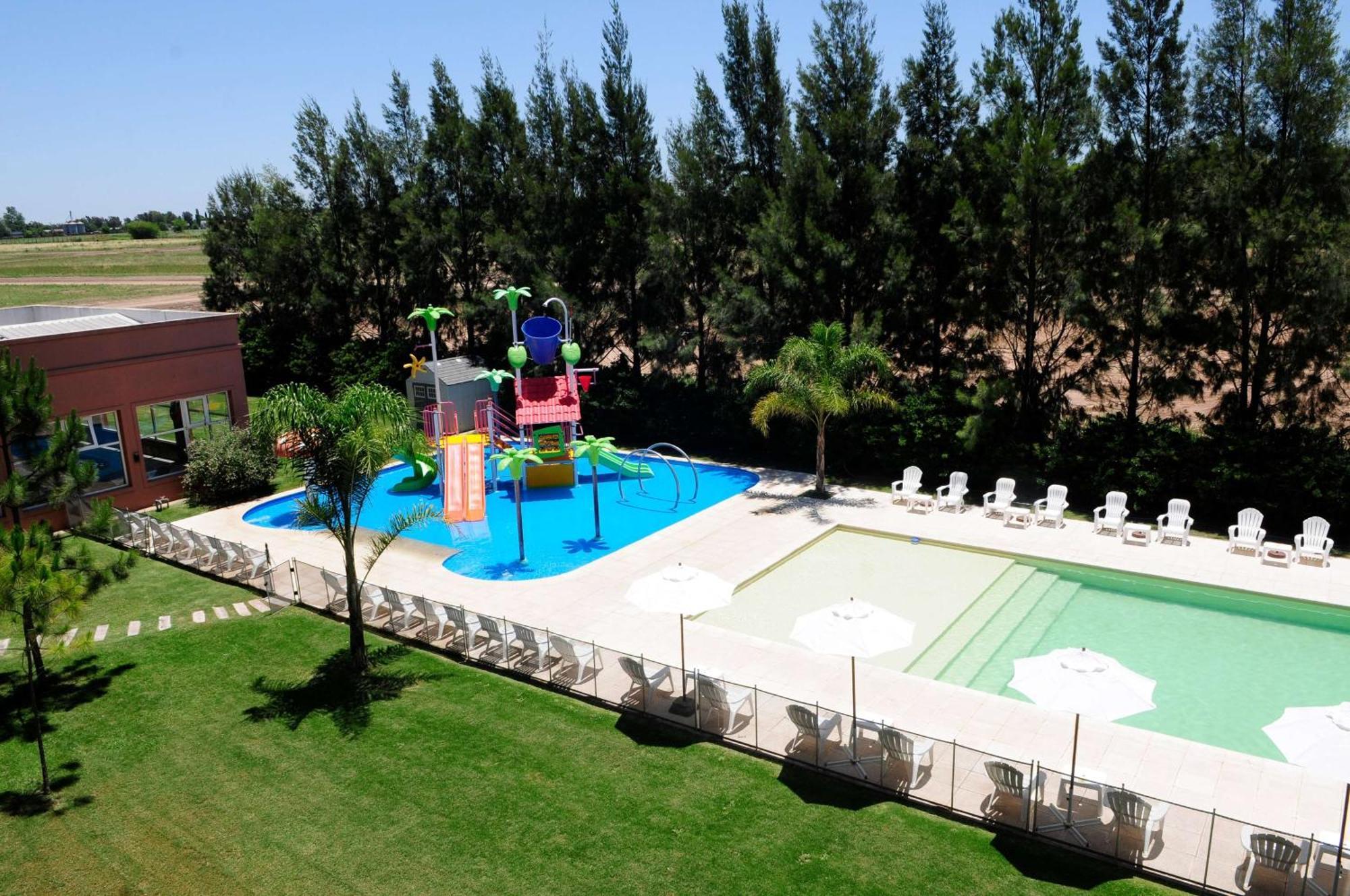 Howard Johnson Hotel & Resort フネス エクステリア 写真