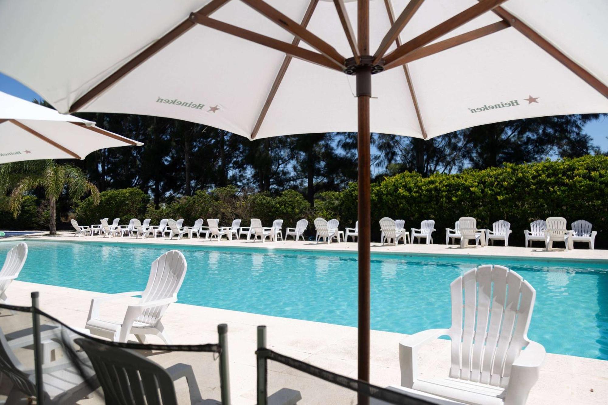 Howard Johnson Hotel & Resort フネス エクステリア 写真