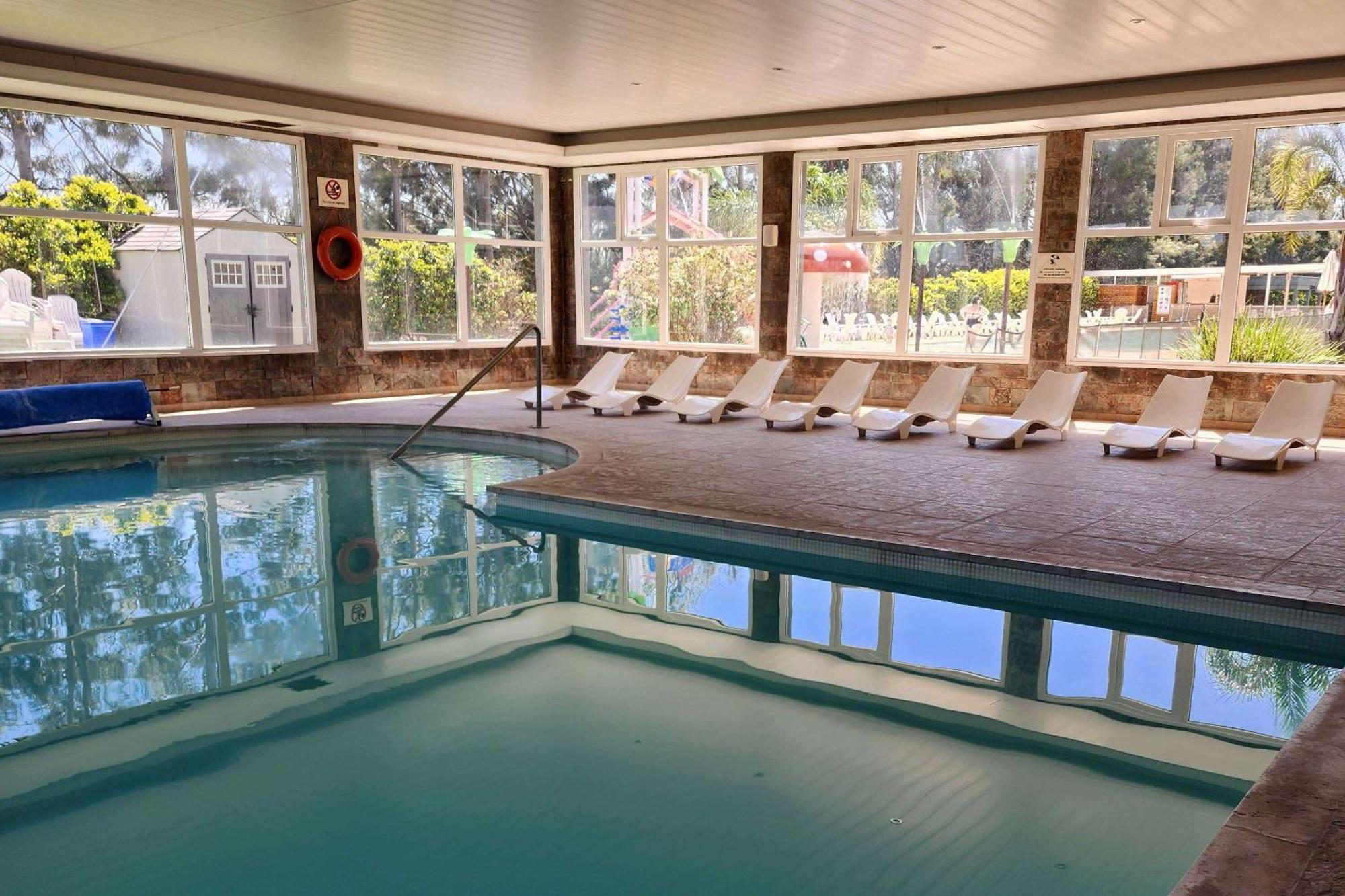 Howard Johnson Hotel & Resort フネス エクステリア 写真