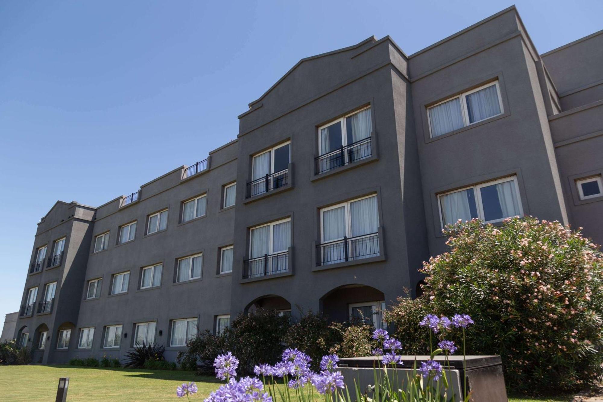 Howard Johnson Hotel & Resort フネス エクステリア 写真
