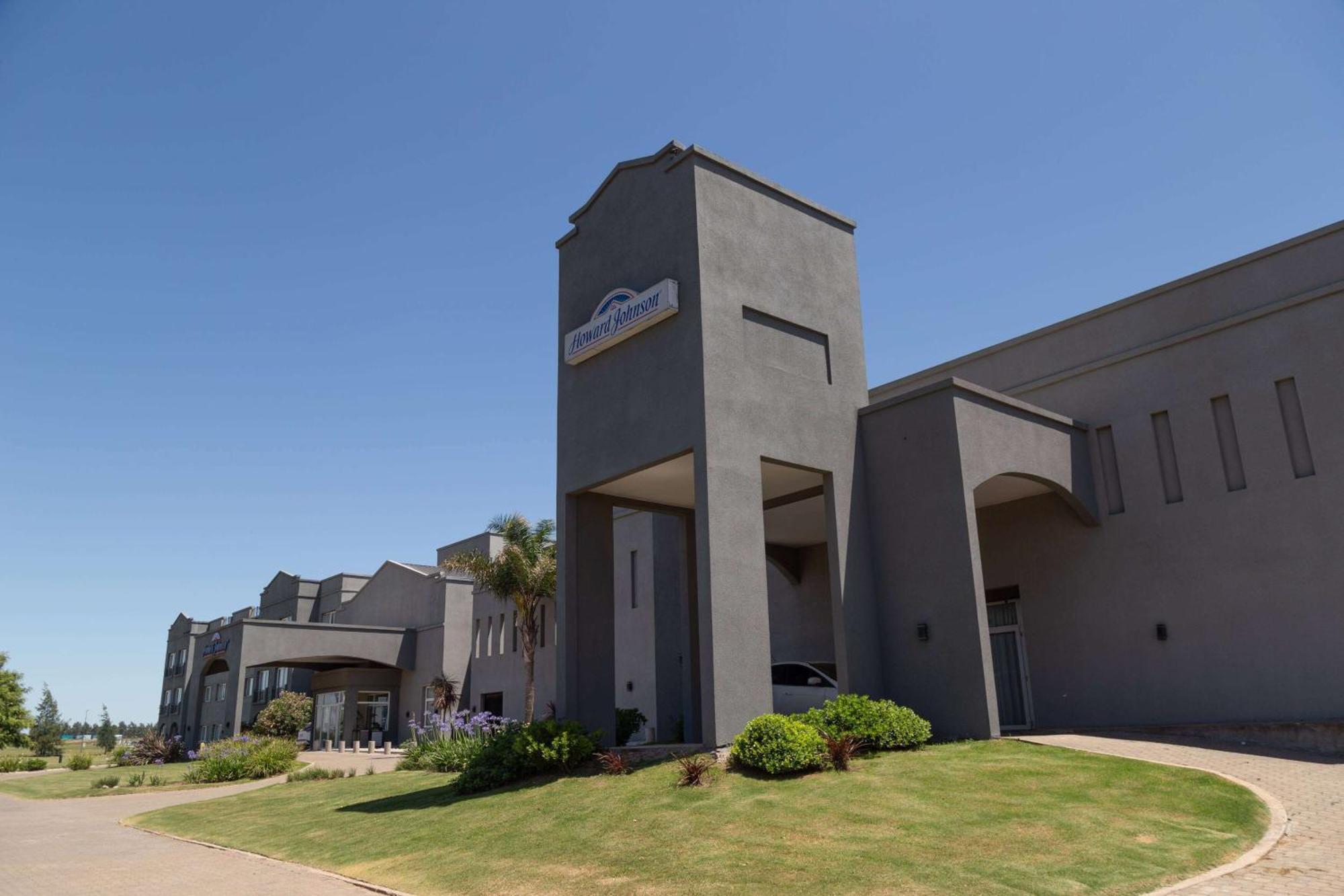 Howard Johnson Hotel & Resort フネス エクステリア 写真