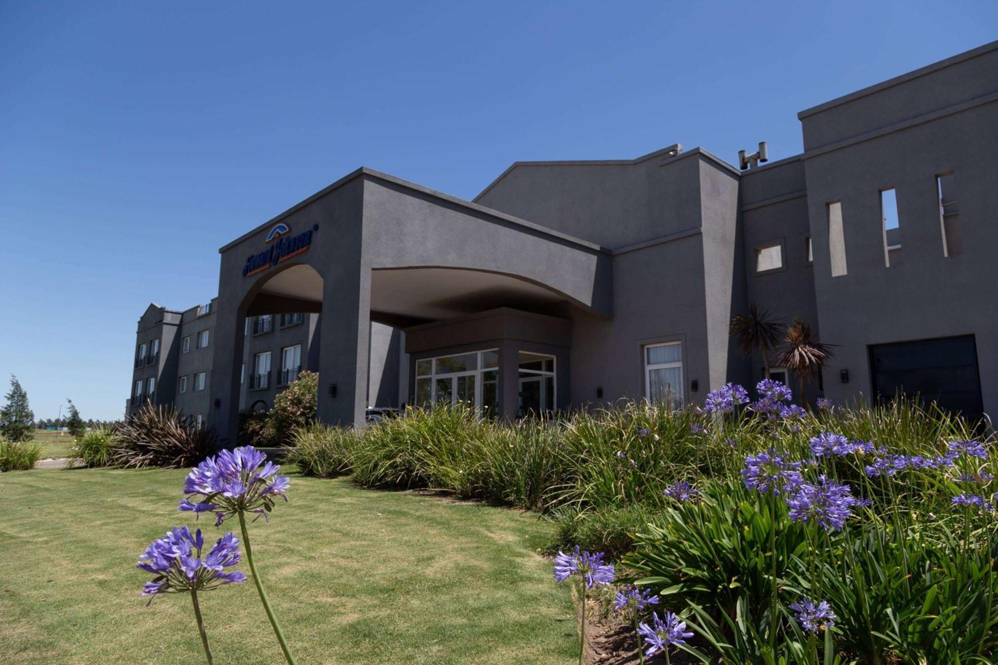 Howard Johnson Hotel & Resort フネス エクステリア 写真
